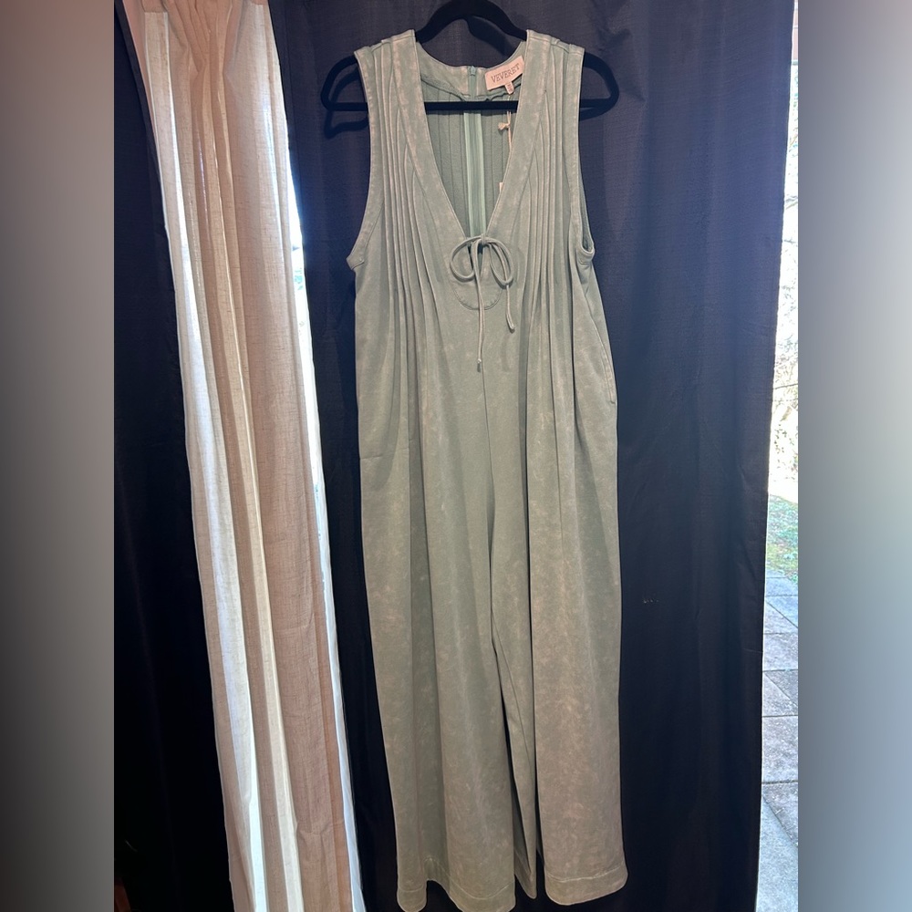 Veveret Acid Wash Jumpsuit - Size Medium - NWT